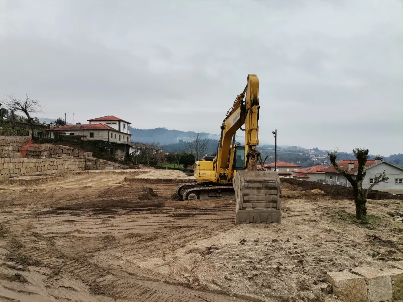 Obra: Escavação para plataforma para habitação