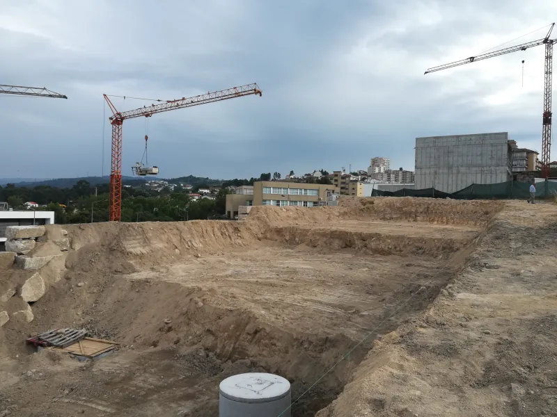 Obra Relacionada: Movimentos de terra em Lotes Quinta do Casal